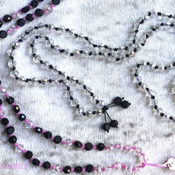 Come annodare una collana, la tecnica per i bijoux